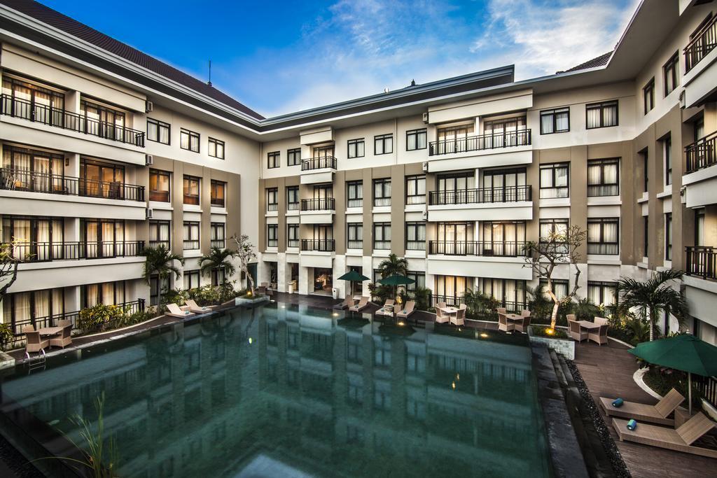 Grand Kuta Hotel&Residence Legian Exterior foto